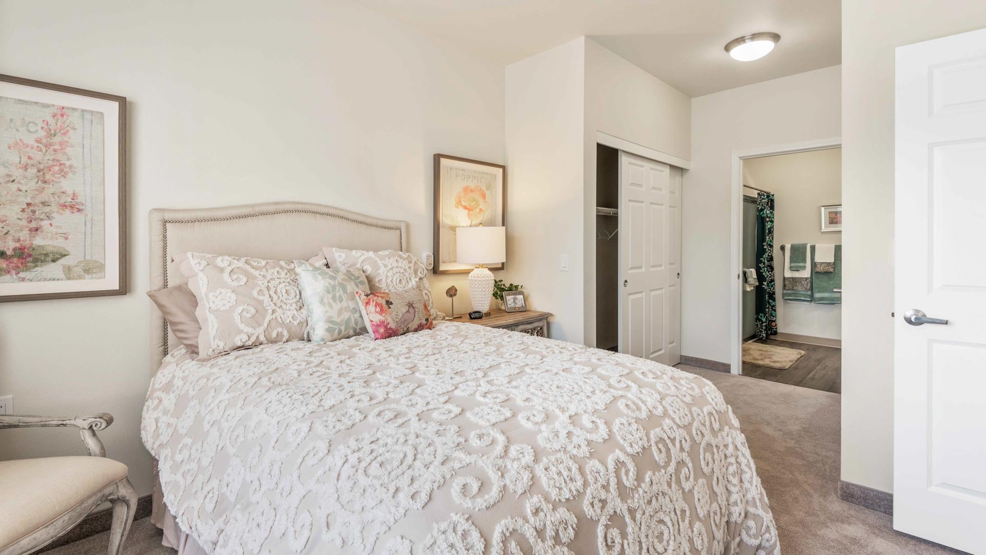Wilshire Estates bedroom