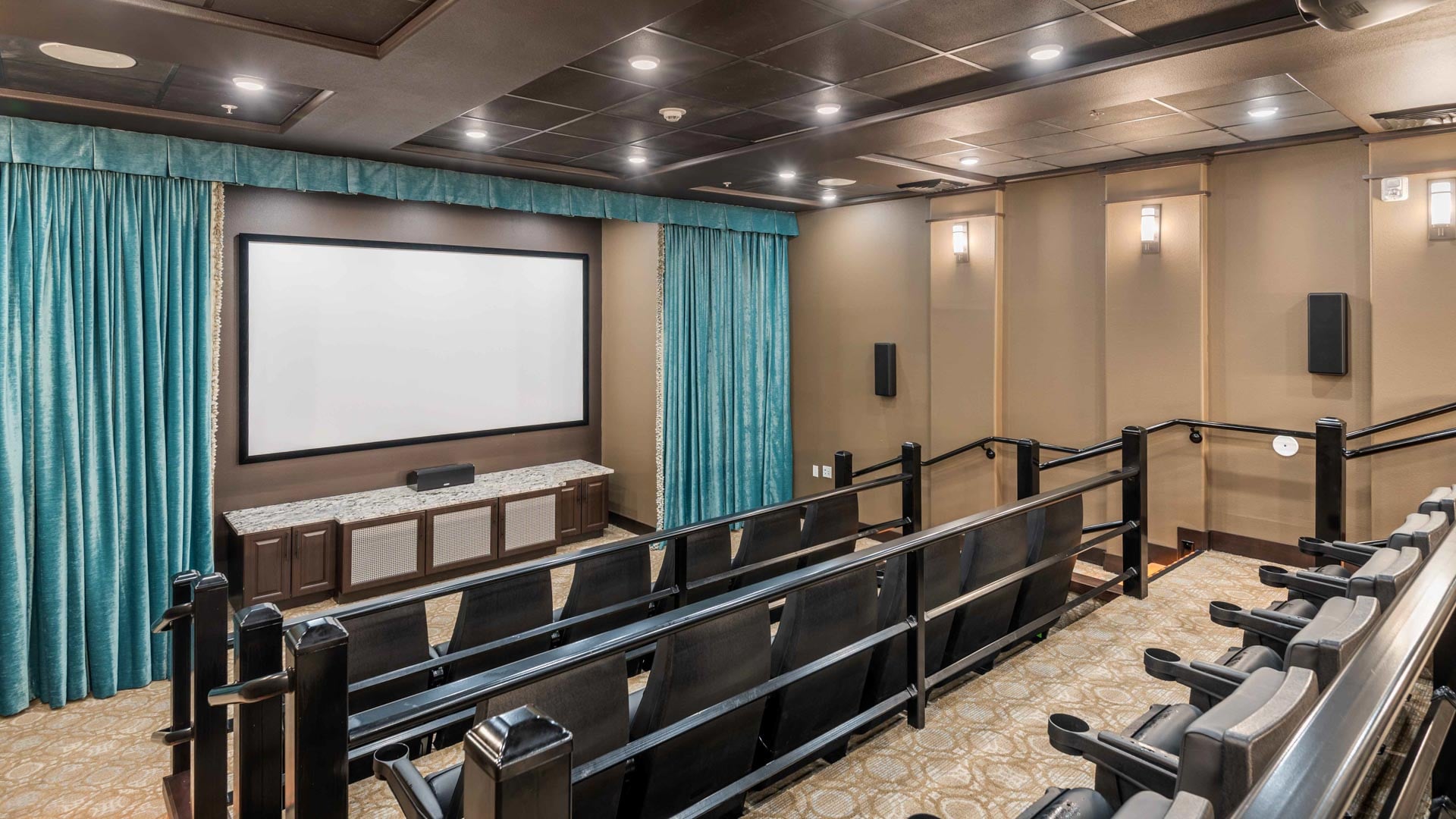 Wilshire Estates theater