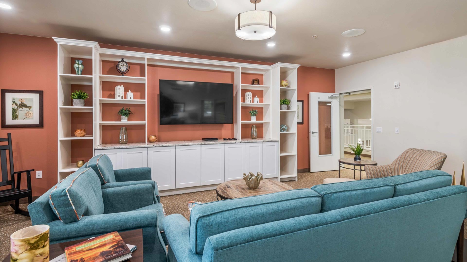 Wilshire Estates TV room