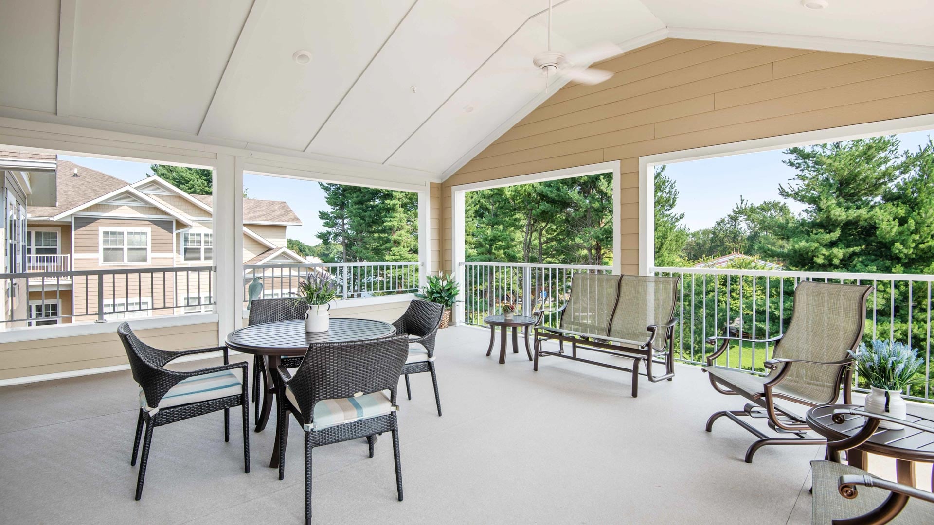 Wilshire Estates patio