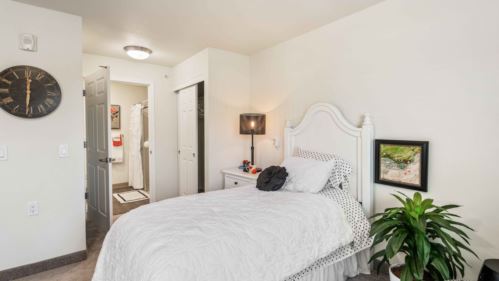 Wilshire Estates Bedroom